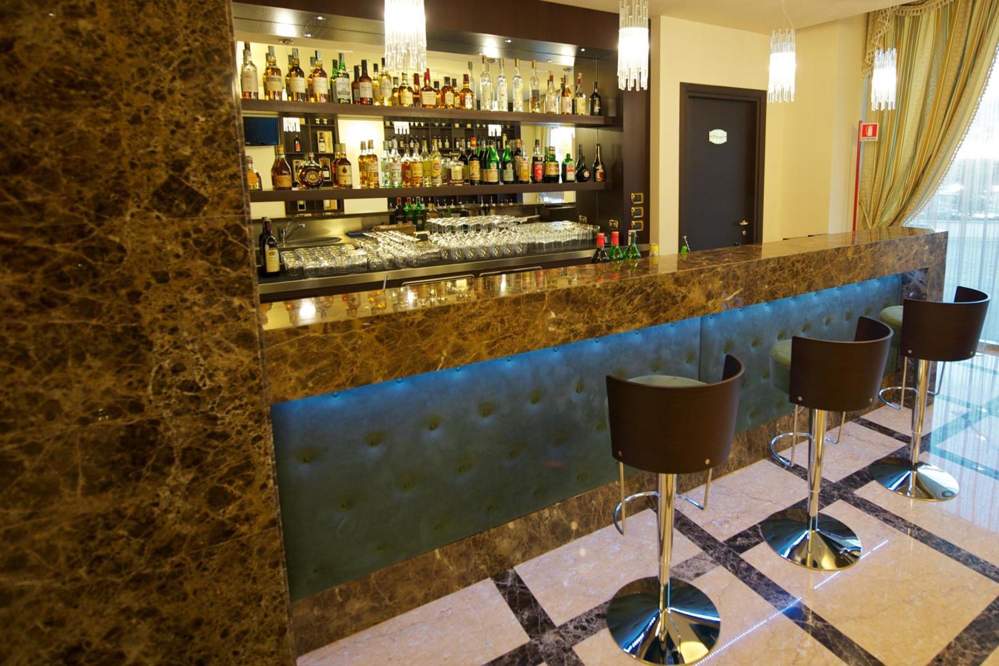 Hotel Calissano Alba  Zewnętrze zdjęcie