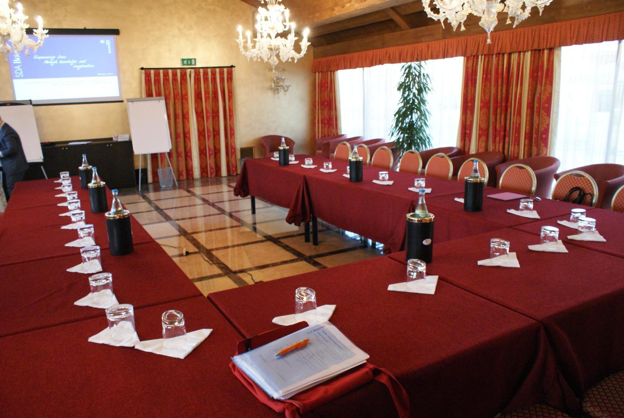 Hotel Calissano Alba  Zewnętrze zdjęcie