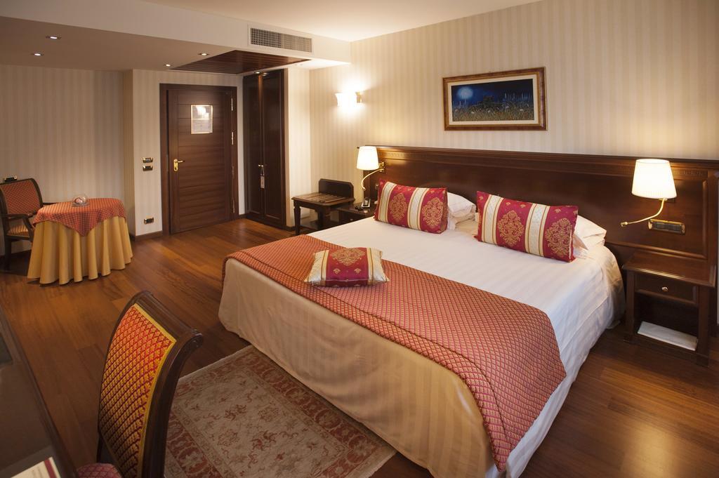 Hotel Calissano Alba  Zewnętrze zdjęcie