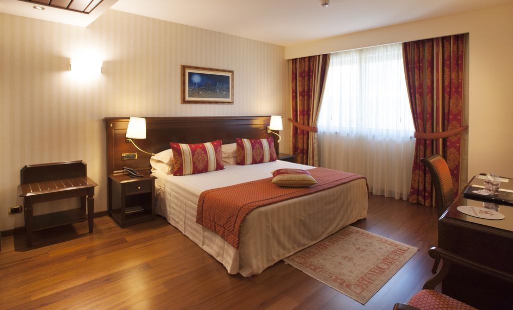 Hotel Calissano Alba  Zewnętrze zdjęcie