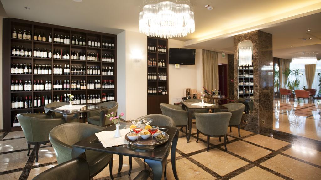 Hotel Calissano Alba  Zewnętrze zdjęcie