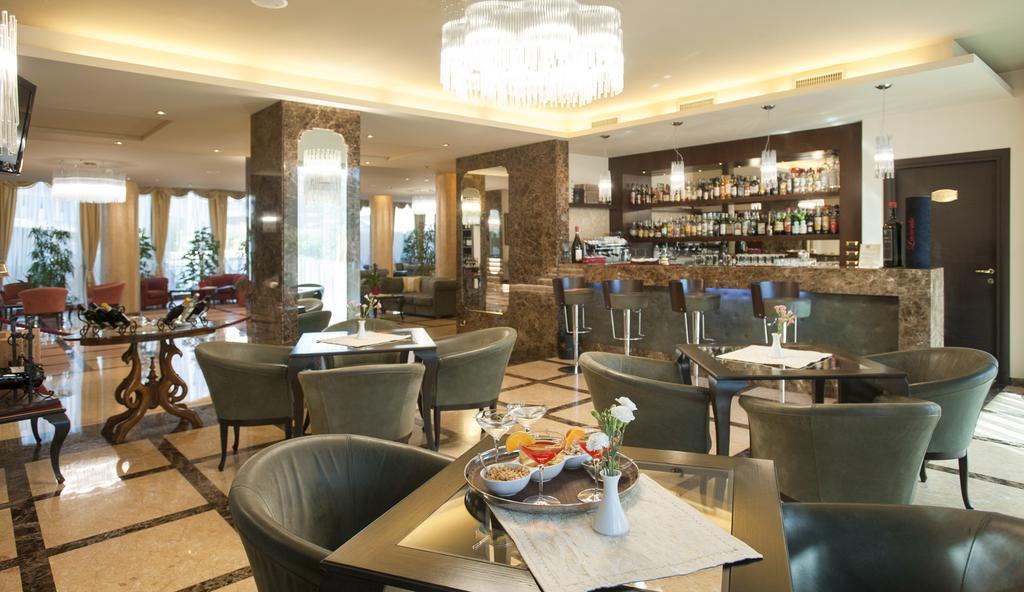 Hotel Calissano Alba  Zewnętrze zdjęcie