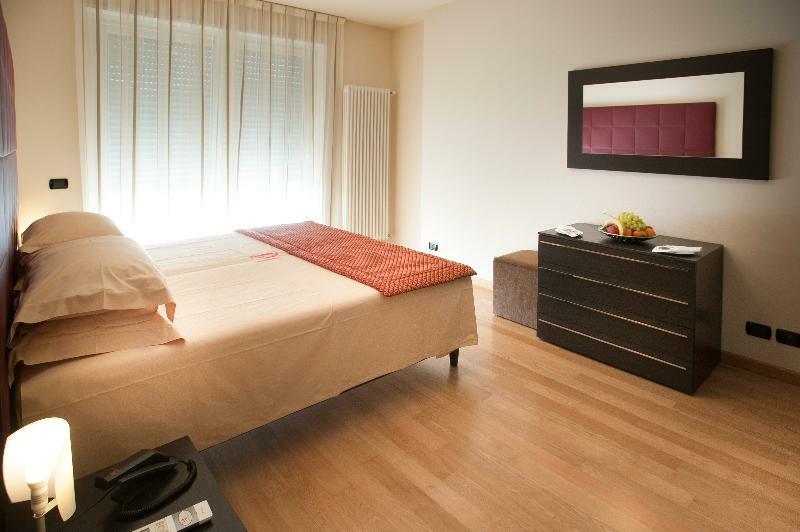 Hotel Calissano Alba  Zewnętrze zdjęcie